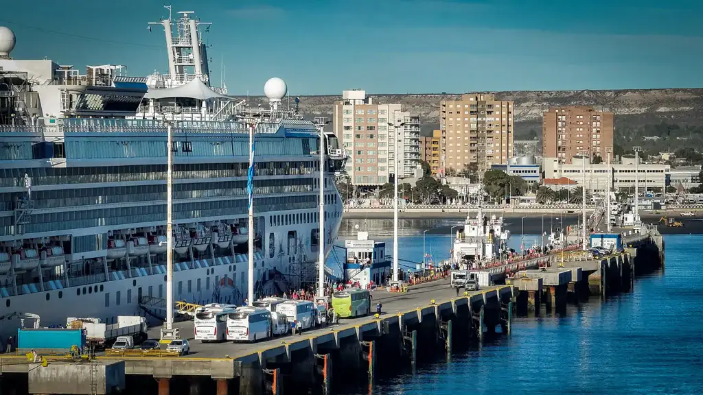 Chubut pone en marcha dos obras para modernizar el muelle Storni en ...