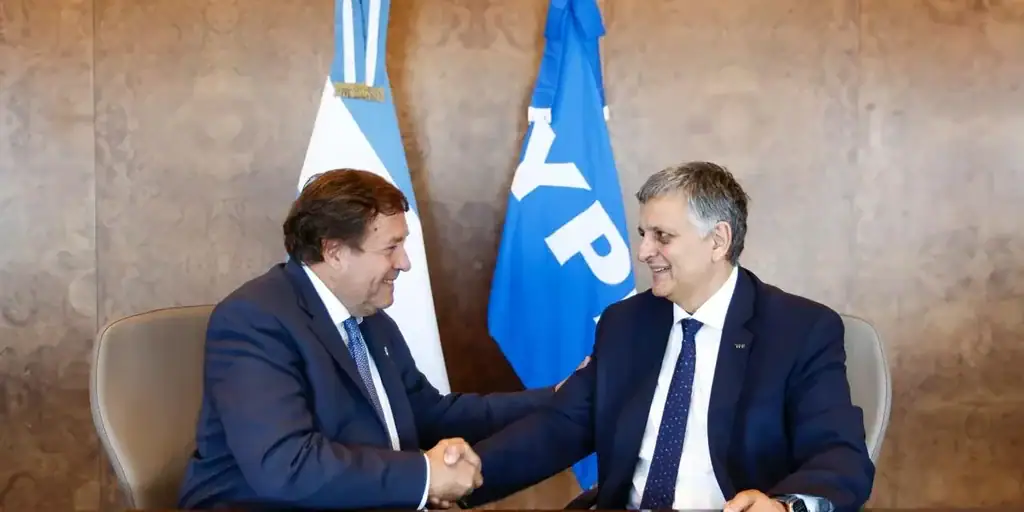 Argentina LNG: Río Negro firma un blindaje fiscal a 30 años para acelerar el proyecto megaexportador de Vaca Muerta