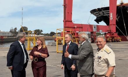 Mónica Litza recorrió Exolgan junto al embajador estadounidense Peter Lamelas, en la antesala del aniversario del Consorcio de Dock Sud