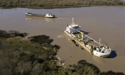 CARU sostiene el calado del río Uruguay con dragado de mantenimiento frente al Puerto de Concepción del Uruguay