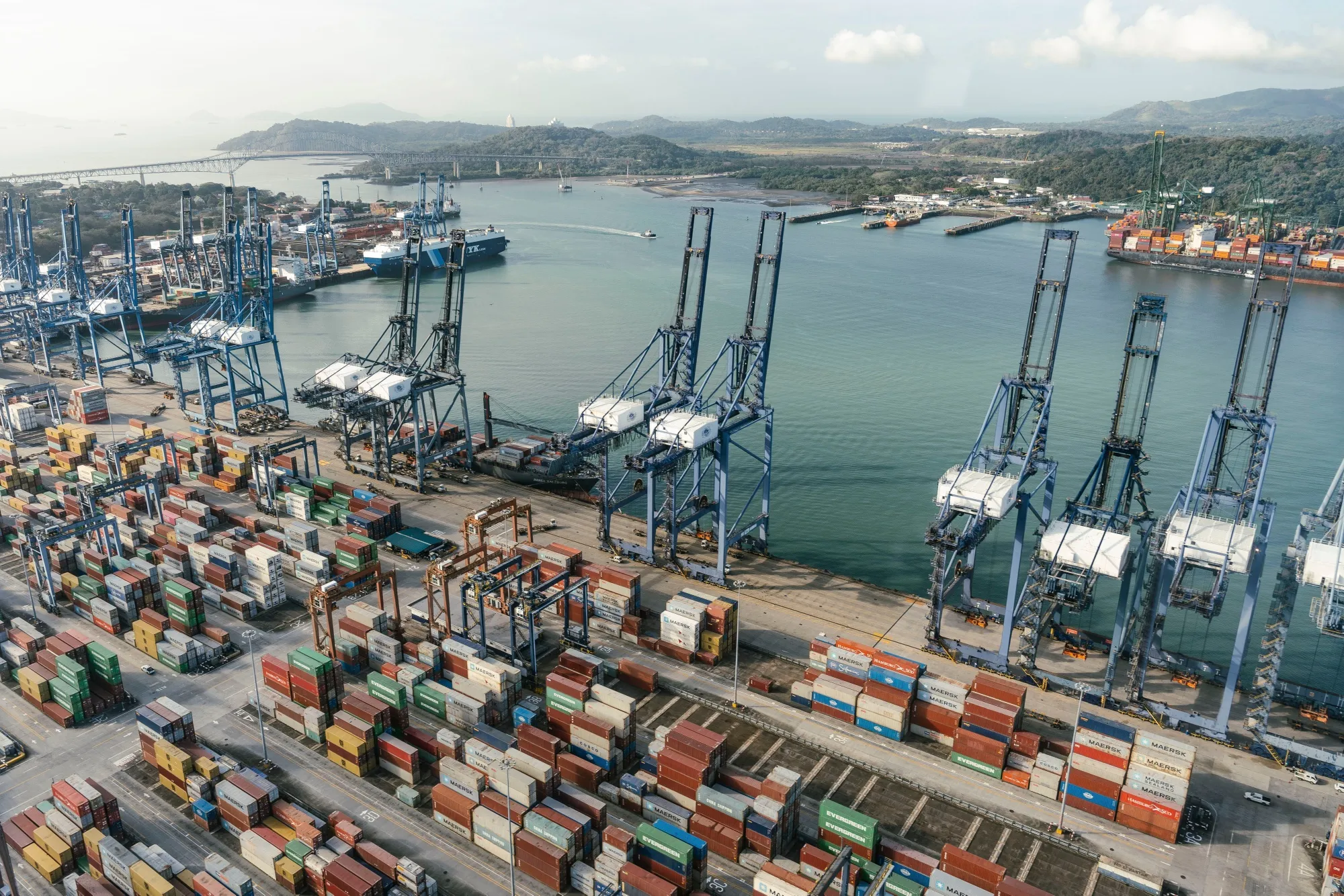 Hutchison advierte a Maersk por las terminales de Panamá y escala el conflicto por Balboa y Cristóbal