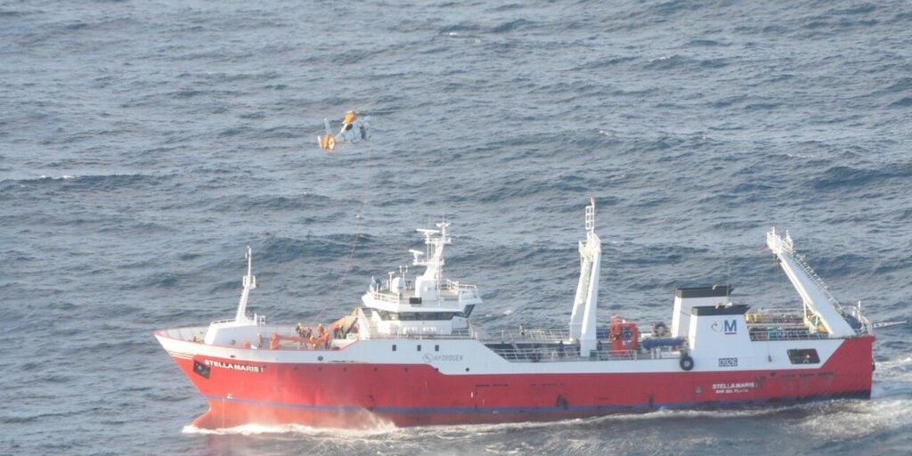 Mar del Plata: Prefectura aeroevacuó a un tripulante que sufría una hemorragia digestiva