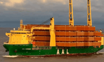 AAL Hamburg desembarcó 13 barcazas en Nueva Palmira y completó su séptima escala