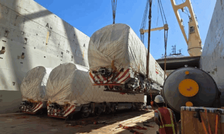Puerto de Buenos Aires: descarga estratégica de locomotoras para la Línea San Martín