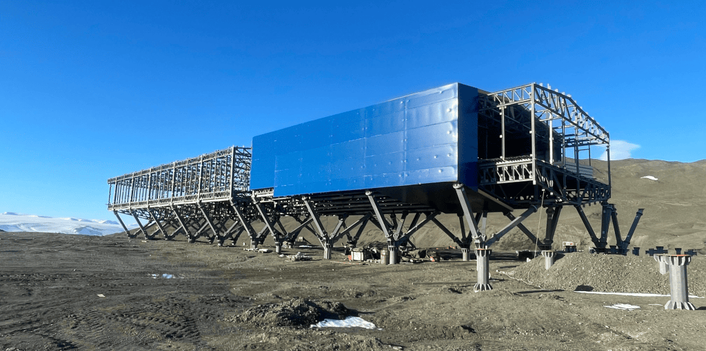 TANDANOR completó la estructura del Módulo I y avanzó en la envolvente del Módulo II de la Base Antártica Conjunta Petrel