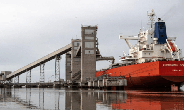 Bloqueos al transporte de granos frenan cargas en Bahía Blanca y Quequén y agravan la crisis logística cerealera
