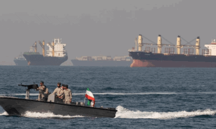 Estrecho de Ormuz vuelve a cerrarse: Irán endurece el paso marítimo y reabre la crisis para el comercio global