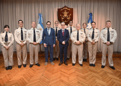 Prefectura Naval Argentina recibió a la Universidad Marítima Mundial