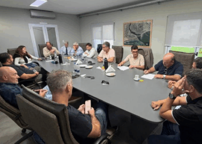 Puerto Quequén retoma operaciones tras acuerdo con transportistas que pone fin a dos semanas de bloqueo