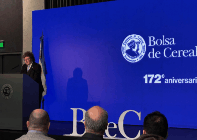 Milei baja las retenciones al trigo y la cebada y anuncia reducción gradual para la soja