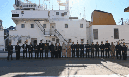 La Prefectura Naval Argentina presentó sus capacidades operativas ante funcionarios extranjeros en el primer Simposio de Autoridad Marítima