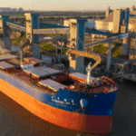 Diez años cerrado, dos embarques en un mes: el maíz argentino consolida su corredor de exportación a China desde la hidrovía