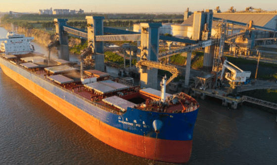 Diez años cerrado, dos embarques en un mes: el maíz argentino consolida su corredor de exportación a China desde la hidrovía