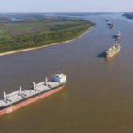 Récord exportador y aguas restringidas: el practicaje argentino sostiene la operación en su momento de mayor exigencia