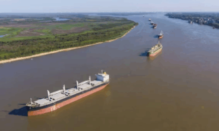 Récord exportador y aguas restringidas: el practicaje argentino sostiene la operación en su momento de mayor exigencia