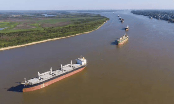 Récord exportador y aguas restringidas: el practicaje argentino sostiene la operación en su momento de mayor exigencia