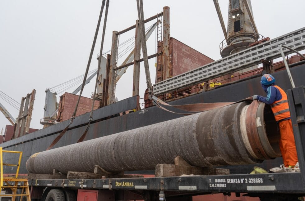 El puerto de Dock Sud operó el embarque de 721 tubos de acero para el proyecto VMOS de YPF