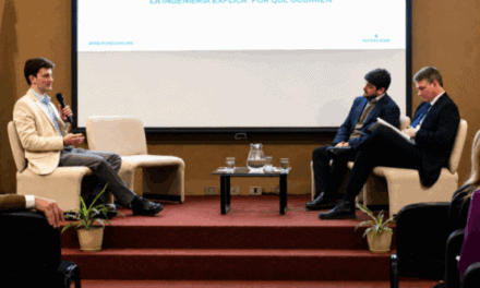 Rousseaux presentó en la UDE un estudio de emisiones del tráfico marítimo