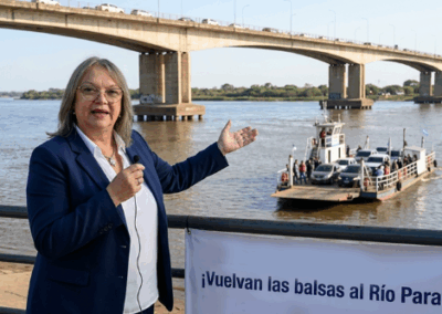 Barranqueras evalúa un servicio de balsas para descomprimir el transporte de cargas hacia Corrientes