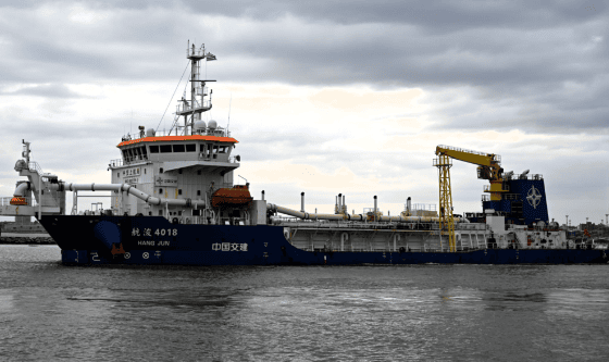 ANP recurre a la draga china Hang Jun 4018 para sostener el dragado del puerto de Montevideo