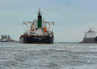 Prácticos de Bahía Blanca: la pieza clave de un sistema exportador que ya despacha tres buques en simultáneo desde Puerto Rosales