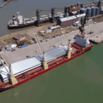 Zona Franca Buenos Aires Sur recibió más de 1.300 toneladas de equipos petroleros en una nueva operativa de carga de proyecto