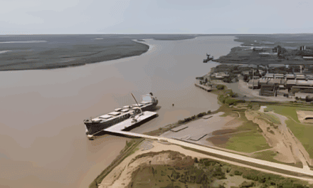El transporte fluvial en la Zona Franca Santafesina pasó de cero a casi 188.000 toneladas en un año