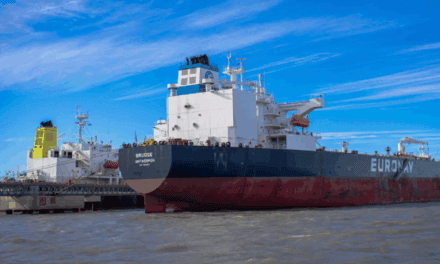 Puerto Rosales opera tres buques tanque en simultáneo y despacha más de 250.000 m³ de crudo rumbo a Estados Unidos