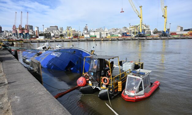El Alpha-Crux escora en el Puerto de Montevideo y activa el protocolo ambiental de la ANP