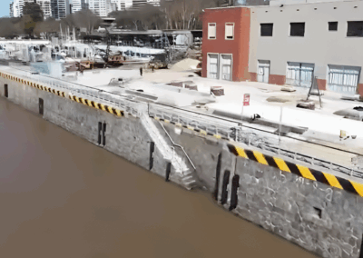 Una empresa rosarina le puso las defensas al nuevo muelle de la Fluvial