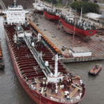 Un petrolero de más de 150 metros ingresó a Tandanor para realizar trabajos de reparación