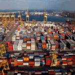 El cierre del Estrecho de Ormuz reordenó el ranking mundial de puertos: Jebel Ali perdió 22 posiciones en seis meses