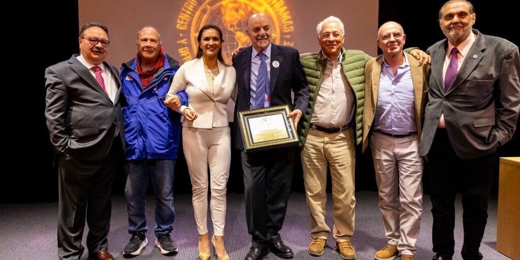 Del puente de mando a la dirección empresarial: el Centro de Capitanes de Ultramar reconoció la trayectoria de Mónica Navarro