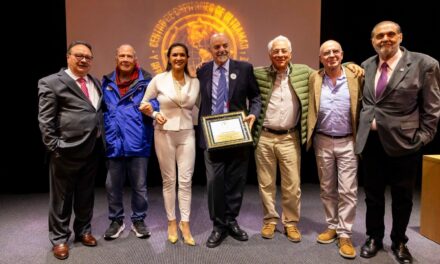 Del puente de mando a la dirección empresarial: el Centro de Capitanes de Ultramar reconoció la trayectoria de Mónica Navarro