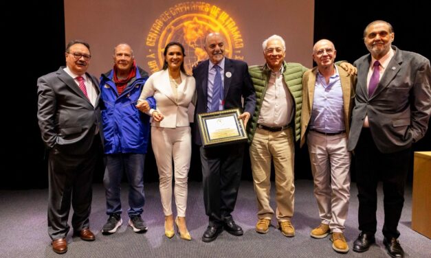Del puente de mando a la dirección empresarial: el Centro de Capitanes de Ultramar reconoció la trayectoria de Mónica Navarro