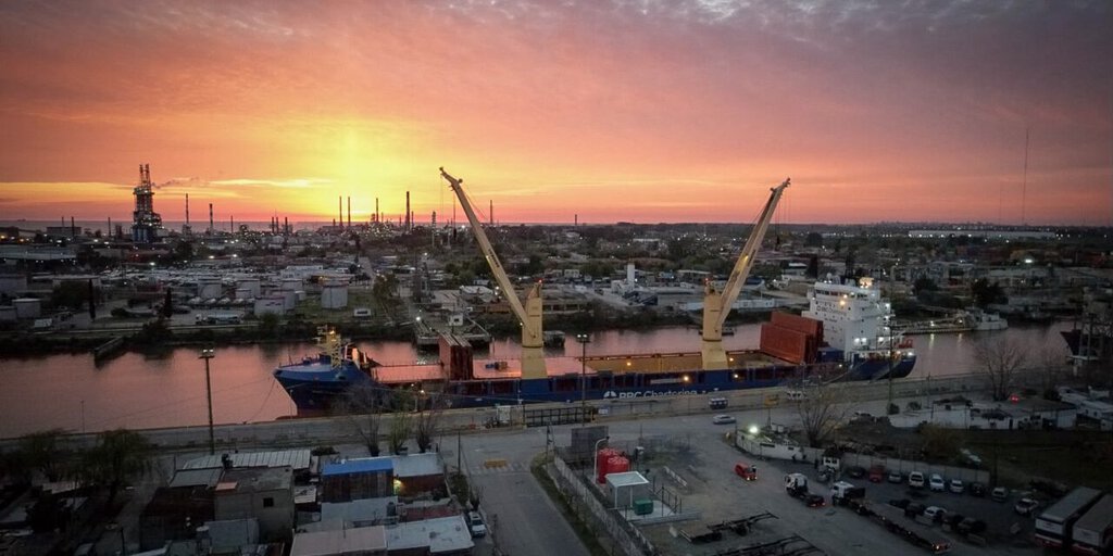 Dock Sud despidió una plataforma petrolera rumbo a Nigeria a bordo del BBC Tallinn