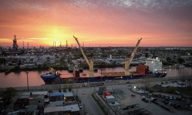Dock Sud despidió una plataforma petrolera rumbo a Nigeria a bordo del BBC Tallinn
