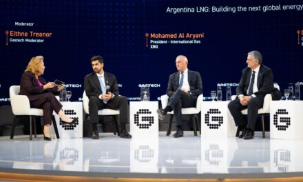 YPF confirma en Gastech que negocia sus primeros contratos de venta para Argentina LNG