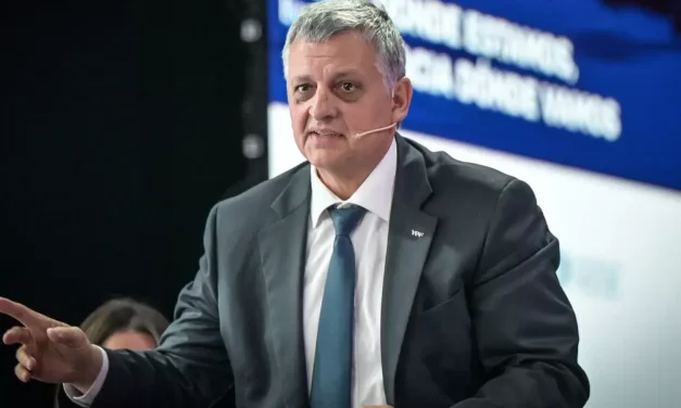 YPF proyecta un millón de barriles diarios: cómo se preparan los puertos