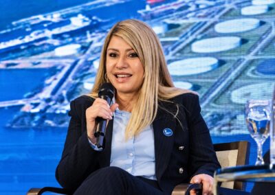 Litza: «Los puertos tienen que prepararse para un mundo del trabajo que ya cambió»