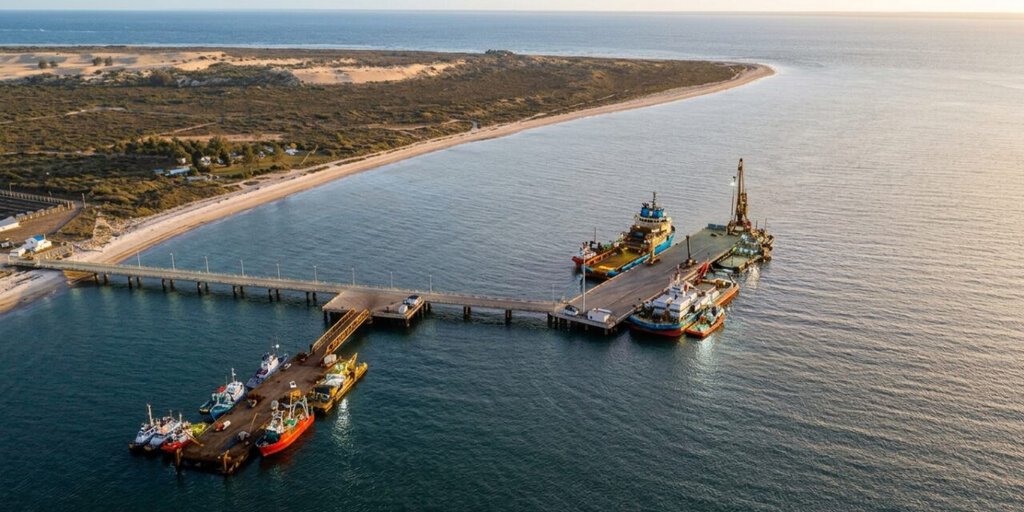 Licitación de caños de Argentina LNG: San Antonio Este ya tiene el ensayo general corriendo a pocos metros