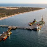 Licitación de caños de Argentina LNG: San Antonio Este ya tiene el ensayo general corriendo a pocos metros