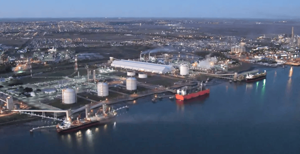 La exportación de urea Bahía Blanca le saca ventaja portuaria a Rosario