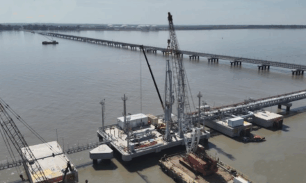 OTAMERICA completó el montaje de los brazos de carga en la tercera posición de Puerto Rosales