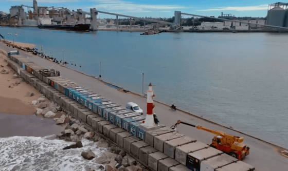 Puerto Quequén renovó su señalización marítima con una torre de 35 metros