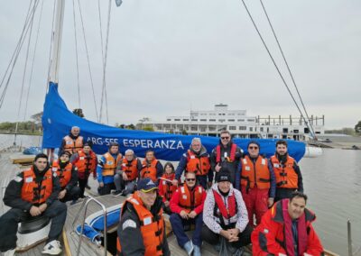Formación náutica: 28 futuros Patrones de Yate se midieron con ráfagas de 29 nudos en el Río de la Plata
