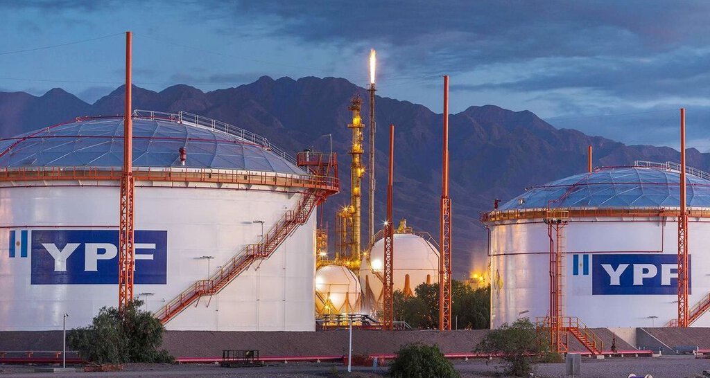Plaza Huincul, donde Argentina LNG promete hasta 40.000 empleos y la comarca pide letra chica