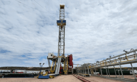 Pozos slim en Vaca Muerta: YPF perforó 4.770 metros de rama lateral en una sola carrera