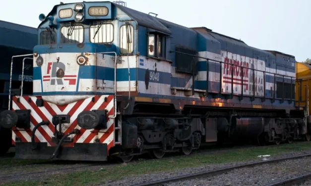 Ferrosur Roca: cuarta prórroga para el tren que Vaca Muerta todavía no usa
