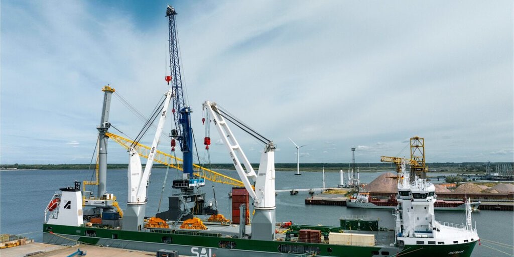 Grúa Liebherr LPS 550: Marsa Maroc estrena en Casablanca la primera de África